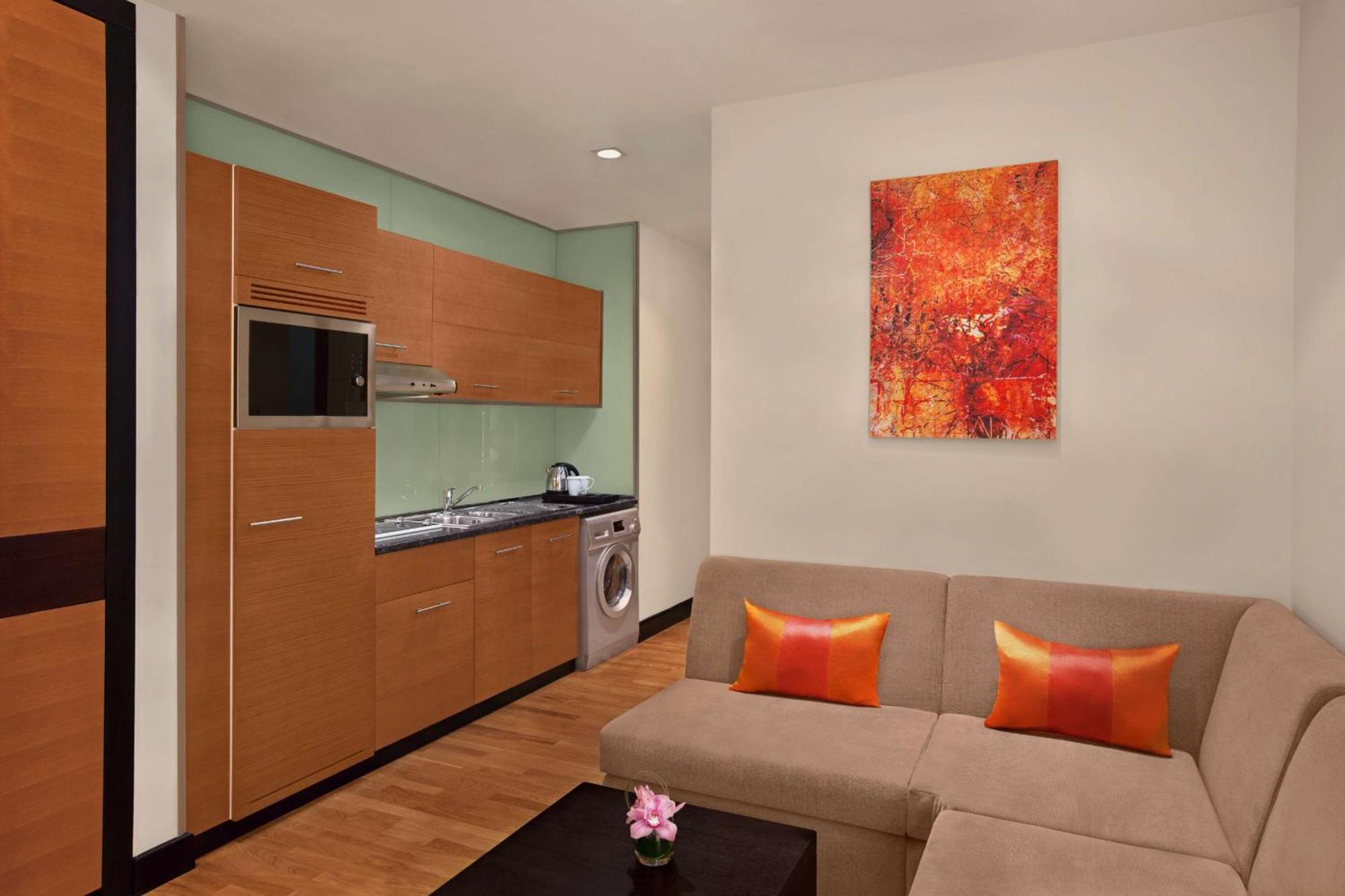 Apart-hotel Doubletree By Hilton And Residences - Al Barsha 4*