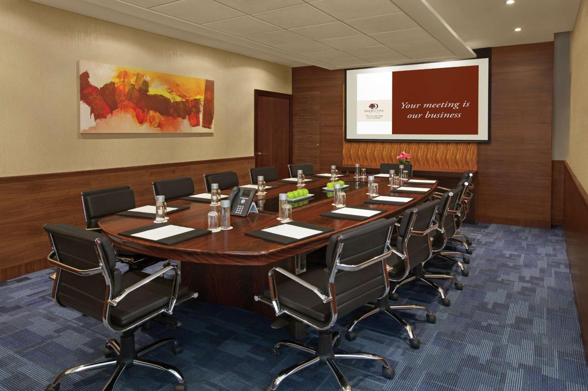 Apart-hotel Doubletree By Hilton And Residences - Al Barsha 4*